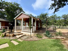 Ranch Style Tiny Home-4 Miles From Downtown